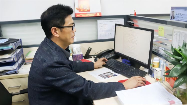 伍國良，“卷王”實(shí)錘了！